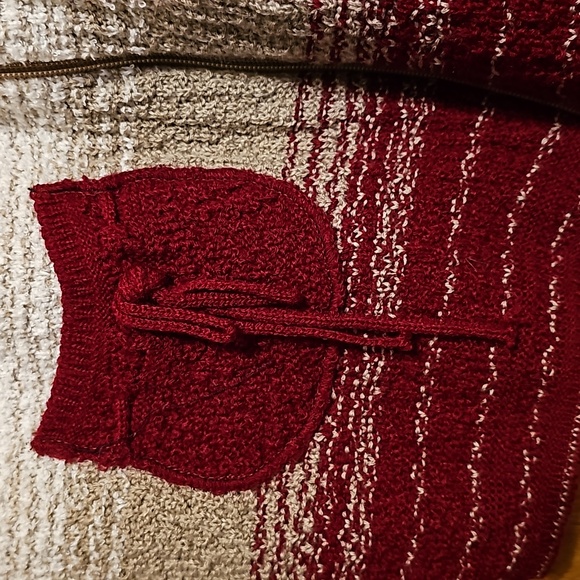 Pretty Sweater - Picture 2 of 4